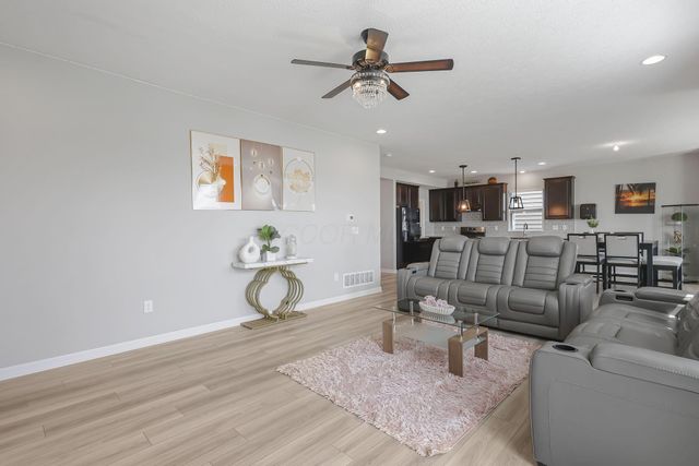 7183 Ribault Drive NW, Pickerington, OH 43147