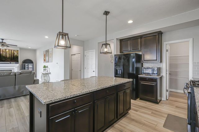 7183 Ribault Drive NW, Pickerington, OH 43147