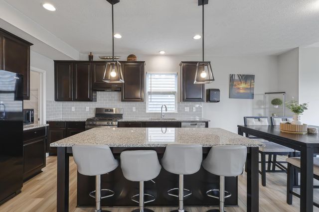 7183 Ribault Drive NW, Pickerington, OH 43147