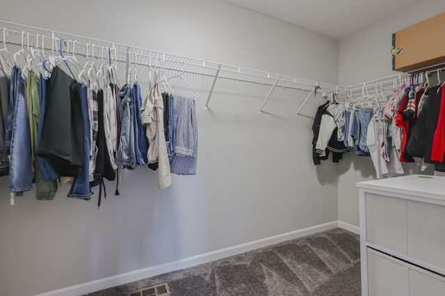7183 Ribault Drive NW, Pickerington, OH 43147