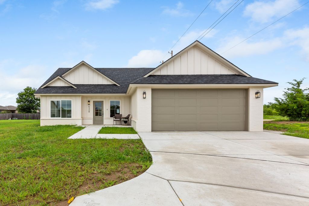 4328 N Sunny Ct, Wichita, KS 67205
