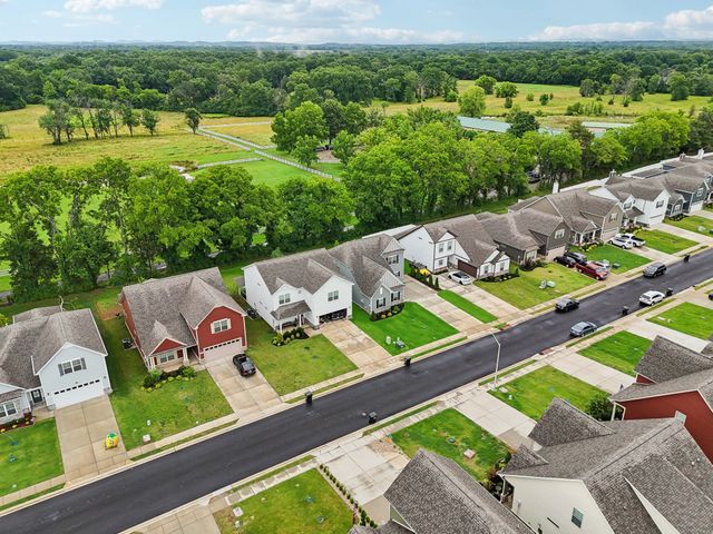 2415 Fig Dr, Murfreesboro, TN 37127