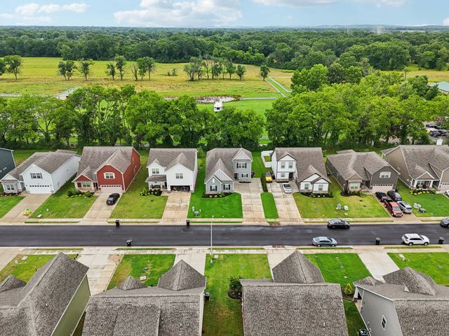 2415 Fig Dr, Murfreesboro, TN 37127