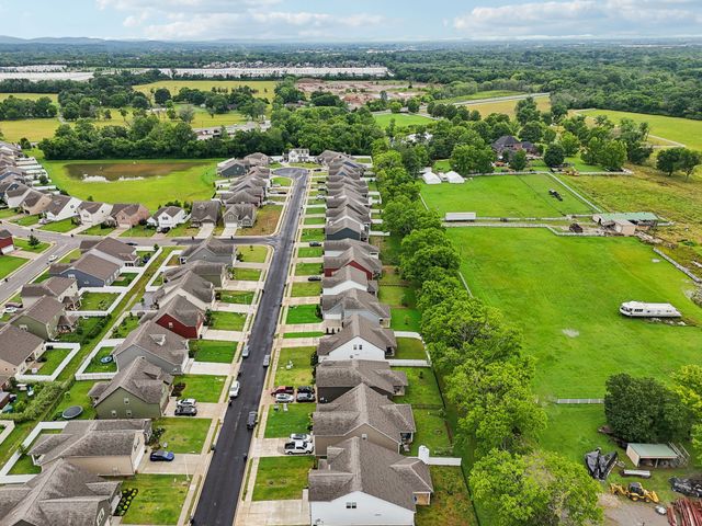 2415 Fig Dr, Murfreesboro, TN 37127