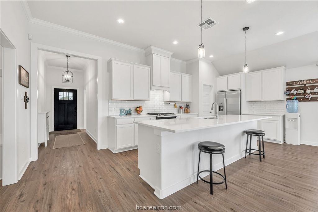 2909 Captain Court, Bryan, TX 77808 — photo 2
