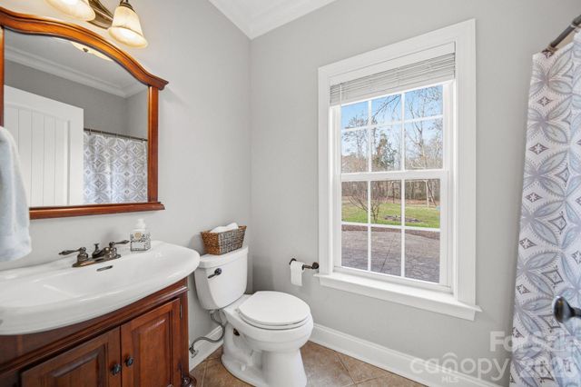 433 Laurel Crest Drive, Kannapolis, NC 28081