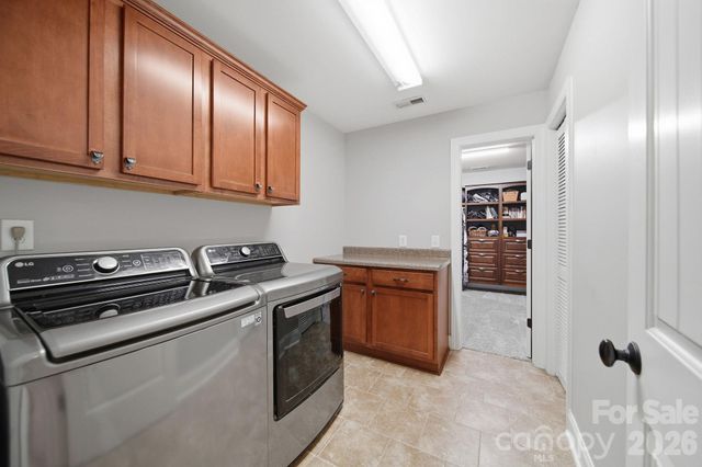 433 Laurel Crest Drive, Kannapolis, NC 28081