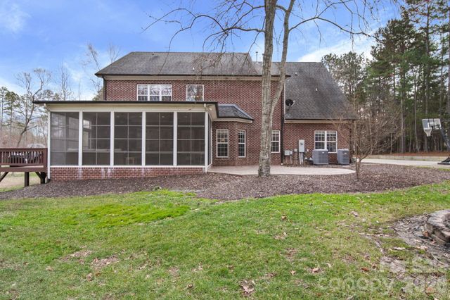 433 Laurel Crest Drive, Kannapolis, NC 28081
