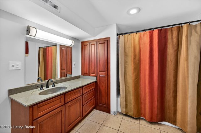 3012 Louisa Ave, Louisville, KY 40217