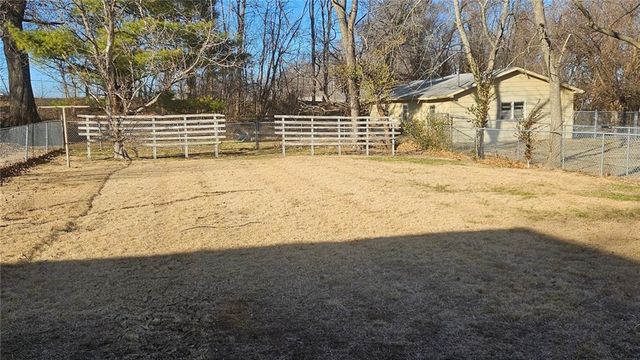 411 W North Street, Warrensburg, MO 64093