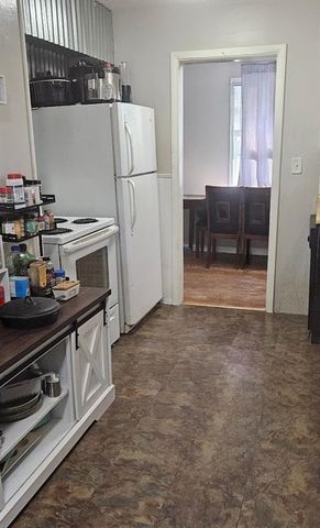 411 W North Street, Warrensburg, MO 64093