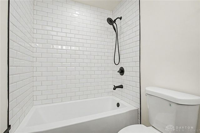 5705 Allen Park Drive, Tipp City, OH 45371