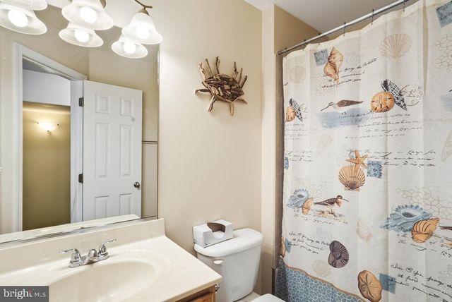 8048 WINDWARD KEY DR, Chesapeake Beach, MD 20732