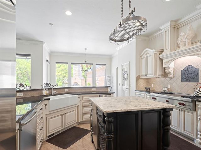 1509 Hidden Lake Drive, Edmond, OK 73034