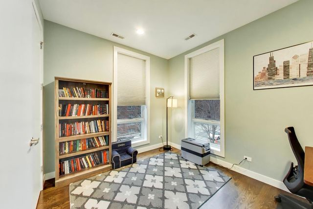 2817 N Oakley Avenue 2N, Chicago, IL 60618