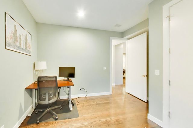 2817 N Oakley Avenue 2N, Chicago, IL 60618