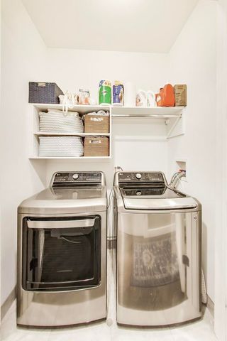 2817 N Oakley Avenue 2N, Chicago, IL 60618