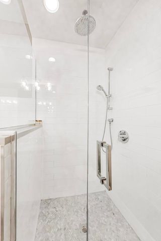 2817 N Oakley Avenue 2N, Chicago, IL 60618