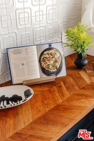 3617 Cimarron Street, Los Angeles, CA 90018