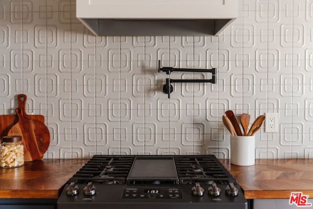 3617 Cimarron Street, Los Angeles, CA 90018