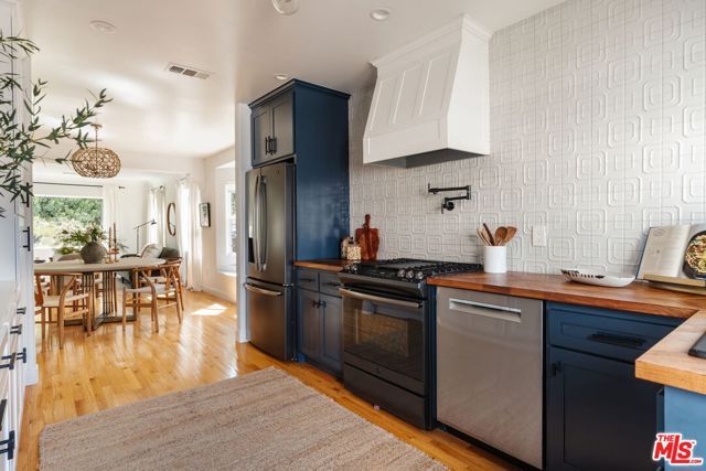 3617 Cimarron Street, Los Angeles, CA 90018