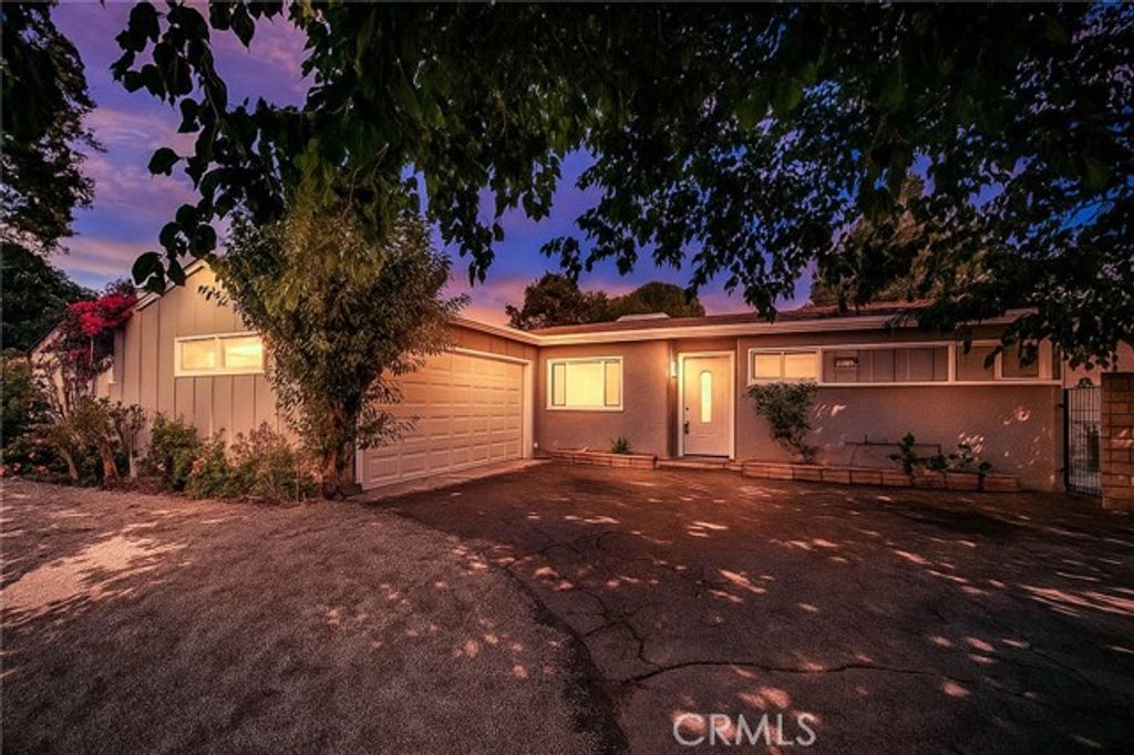 7848 Chastain Avenue, Reseda (los Angeles), CA 91335