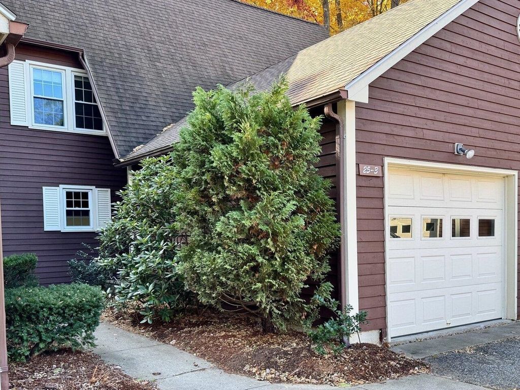 25 Woodbine by the Lake # 3, Colchester (colchester), VT 05446