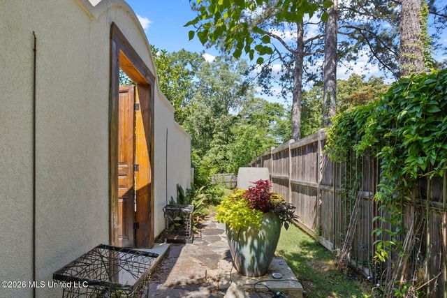 2086 Culleywood Road, Jackson, MS 39211