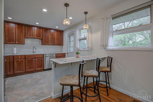 29 Dayspring Terrace, Greenhills, OH 45218