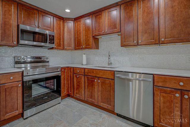 29 Dayspring Terrace, Greenhills, OH 45218