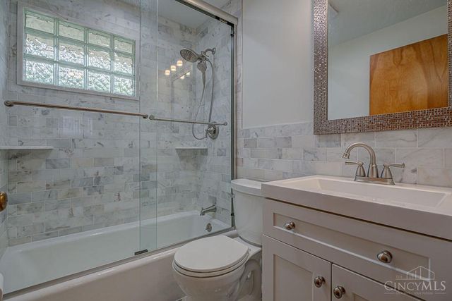 29 Dayspring Terrace, Greenhills, OH 45218