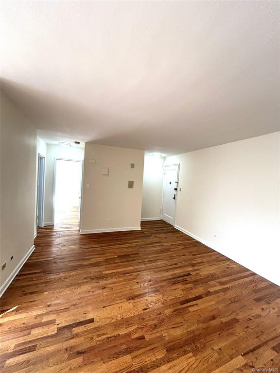 67-30 Clyde Street 4P, Forest Hills, NY 11375 — photo 3
