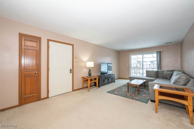 852 Pearson Circle 3, Boardman, OH 44512