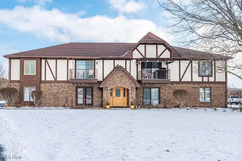 852 Pearson Circle 3, Boardman, OH 44512