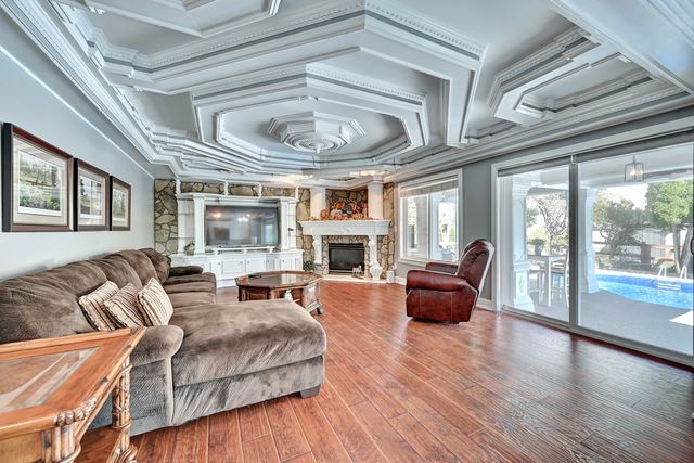 6248 Castle Oak Drive, Florence, KY 41042