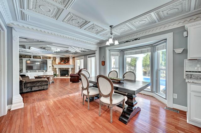 6248 Castle Oak Drive, Florence, KY 41042