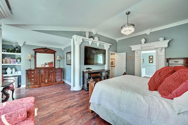 6248 Castle Oak Drive, Florence, KY 41042