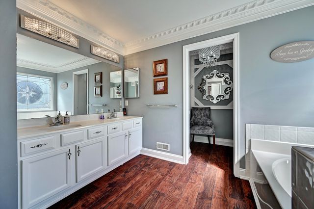 6248 Castle Oak Drive, Florence, KY 41042