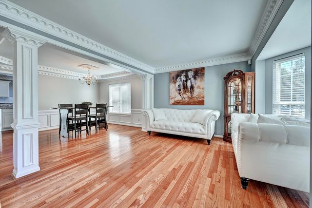 6248 Castle Oak Drive, Florence, KY 41042