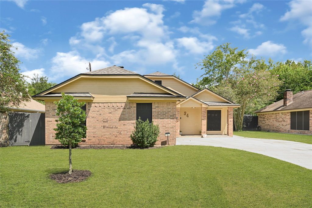 34 Alexander Court, Angleton, TX 77515