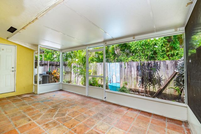 2501 TAYLOR Street C, Hollywood, FL 33020