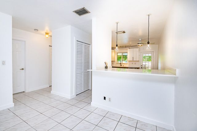 2501 TAYLOR Street C, Hollywood, FL 33020