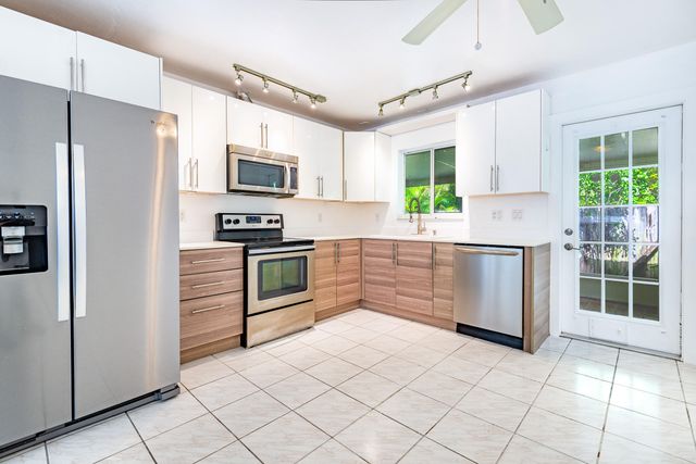 2501 TAYLOR Street C, Hollywood, FL 33020