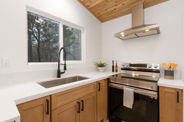 53045 Rockmere, Idyllwild, CA 92549