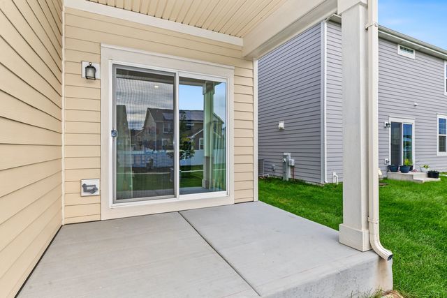 112 SWEETFLAG Circle, Elgin, IL 60124
