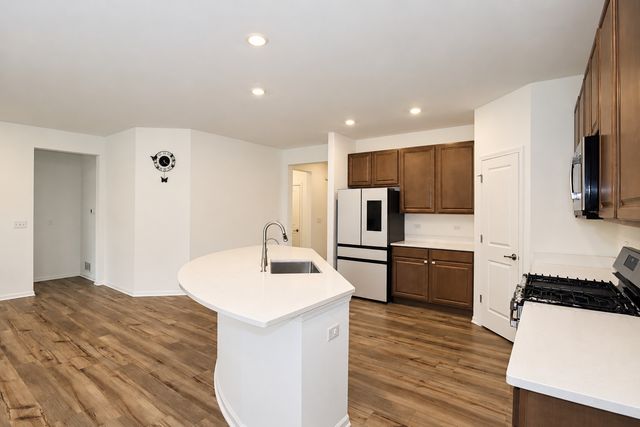 112 SWEETFLAG Circle, Elgin, IL 60124