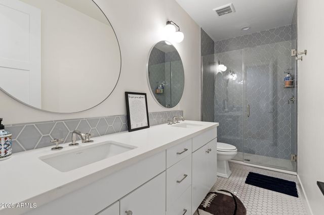 8409 N DILLER GROVE Lane, Phoenix, AZ 85021