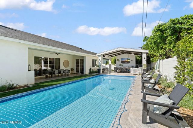 8409 N DILLER GROVE Lane, Phoenix, AZ 85021