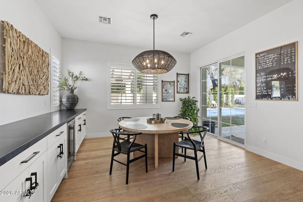 Image 15 of property listing at 8409 N DILLER GROVE Lane, Phoenix, AZ 85021