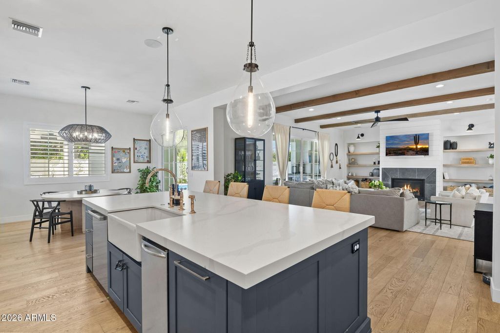 Image 17 of property listing at 8409 N DILLER GROVE Lane, Phoenix, AZ 85021